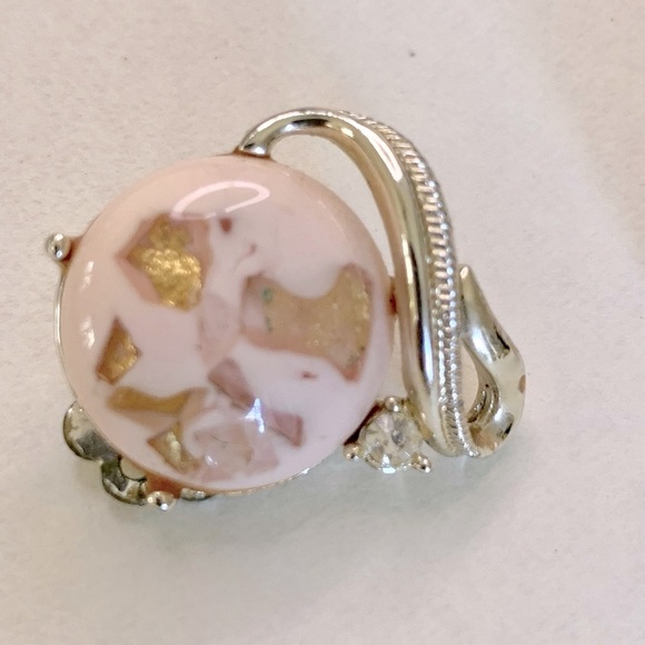 Vintage Mid-Century Coro Moonglow Confetti Milky Pink Flower Clip Earrin… - Picture 2 of 10